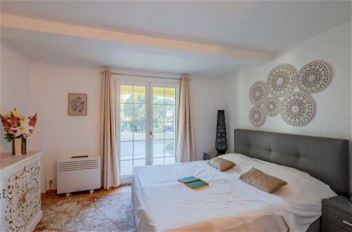 Foto 2 - Casa de 1 habitación en Roquebrune-sur-Argens con piscina privada y vistas al mar