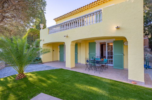 Photo 10 - Maison de 1 chambre à Roquebrune-sur-Argens avec piscine privée et vues à la mer