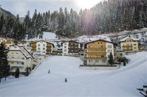 Foto 26 - Appartamento con 2 camere da letto a Ischgl con vista sulle montagne
