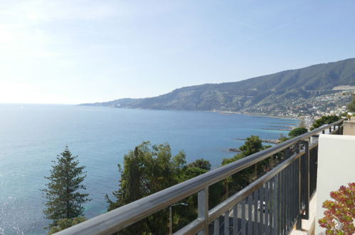 Photo 26 - Apartment in Ospedaletti with sea view