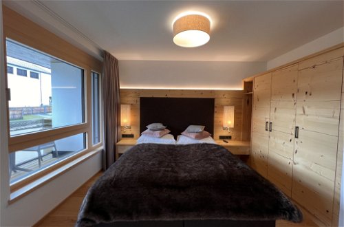 Foto 38 - Appartamento con 3 camere da letto a Zell am See con piscina e vista sulle montagne