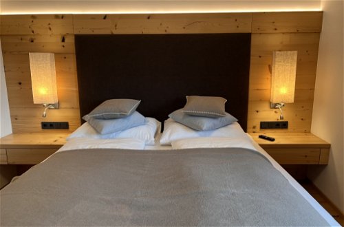 Foto 39 - Appartamento con 3 camere da letto a Zell am See con piscina e vista sulle montagne