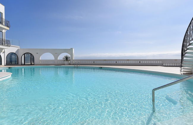 2 bedroom Apartment in San Bartolomé de Tirajana with swimming pool and terrace - Photo 16
