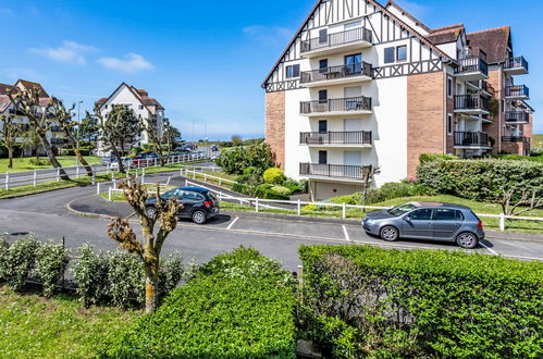 Foto 20 - Apartamento de 2 habitaciones en Cabourg con vistas al mar