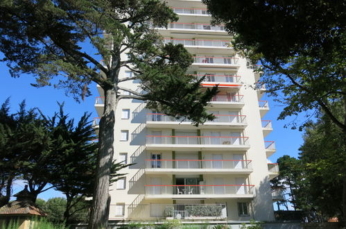 Photo 21 - 2 bedroom Apartment in Pornichet with garden and sea view