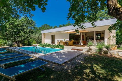 Foto 1 - Casa de 2 quartos em Umag com piscina privada e vistas do mar