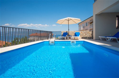 Foto 6 - Casa de 2 quartos em Vrbnik com piscina privada e vistas do mar