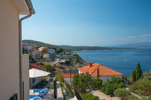 Foto 22 - Casa con 2 camere da letto a Vrbnik con piscina privata e terrazza