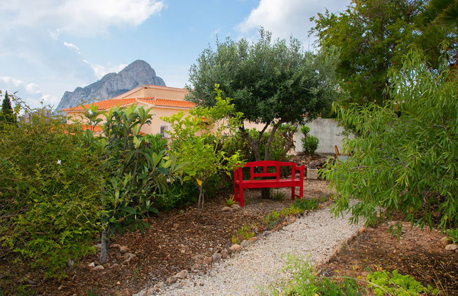 Casa de 4 quartos em Calp com piscina privada e jardim - Foto 9