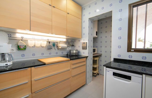 Casa de 4 quartos em Calp com piscina privada e jardim - Foto 5