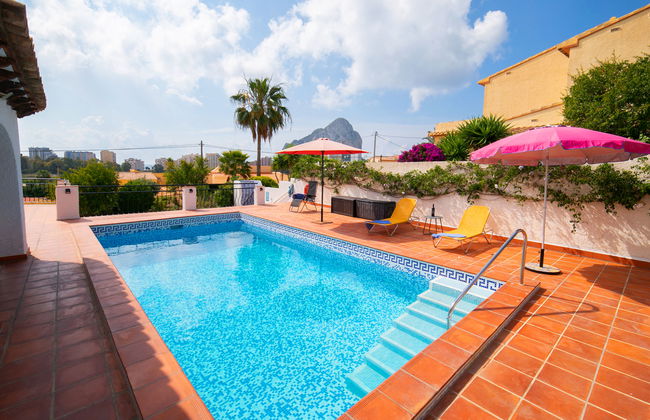 Casa de 4 quartos em Calp com piscina privada e jardim - Foto 17