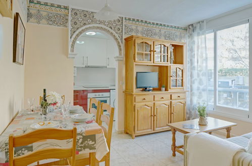 Photo 3 - 2 bedroom Apartment in Calp with swimming pool and garden