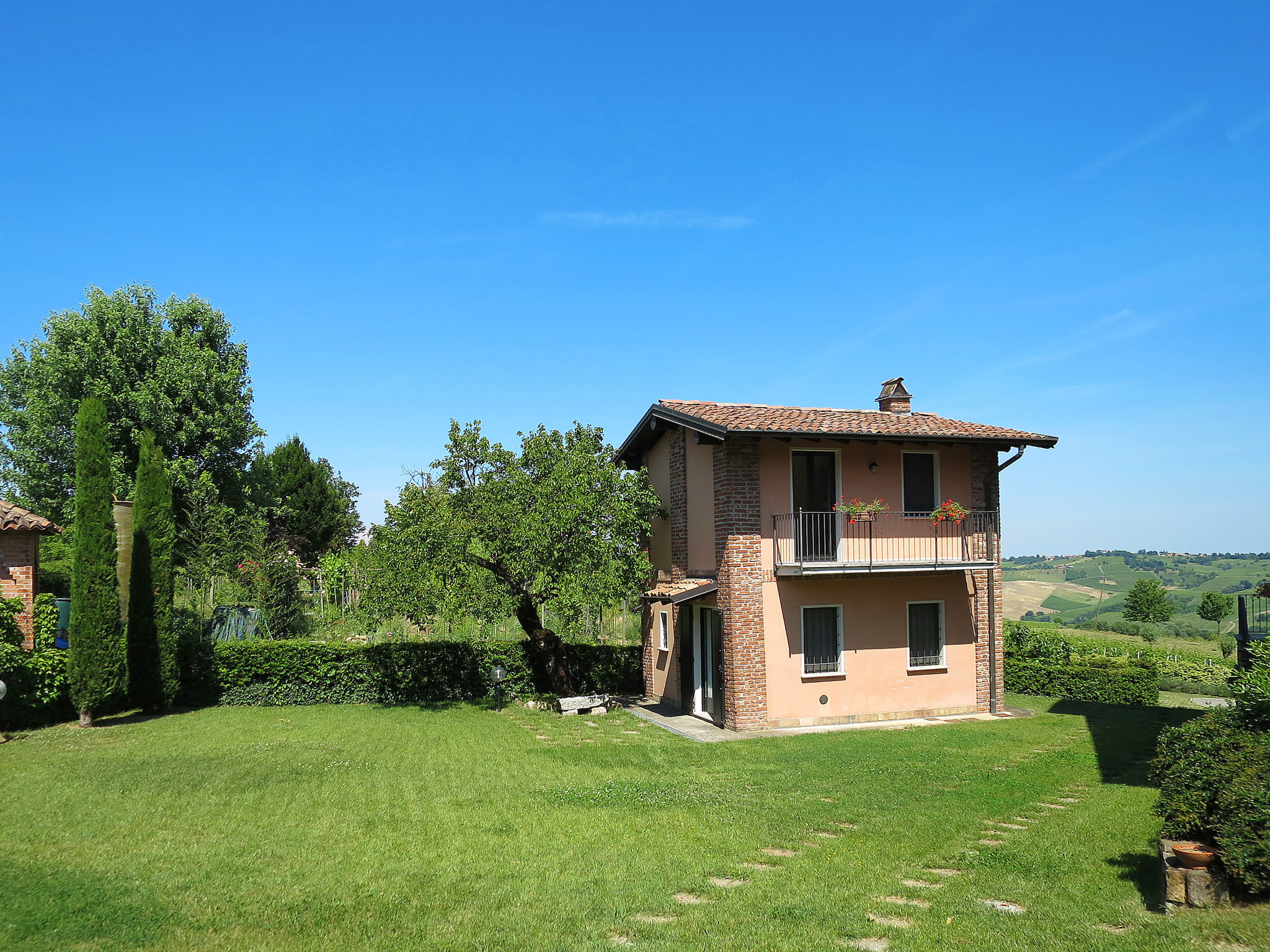 Foto 18 - Haus mit 1 Schlafzimmer in Castana mit schwimmbad und garten