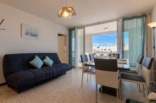 Foto 4 - Apartamento de 2 habitaciones en Le Grau-du-Roi con piscina y vistas al mar