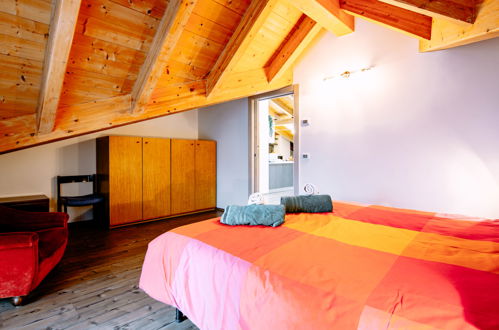 Foto 18 - Apartment mit 2 Schlafzimmern in Calceranica al Lago mit garten und blick auf die berge