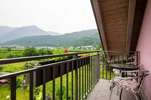 Foto 10 - Apartamento de 2 quartos em Calceranica al Lago com jardim e vista para a montanha