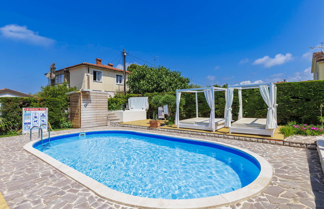 Apartamento de 3 quartos em Umag com piscina e jardim - Foto 12