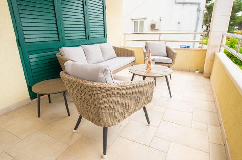 Photo 14 - 3 bedroom Apartment in Makarska with terrace and sea view