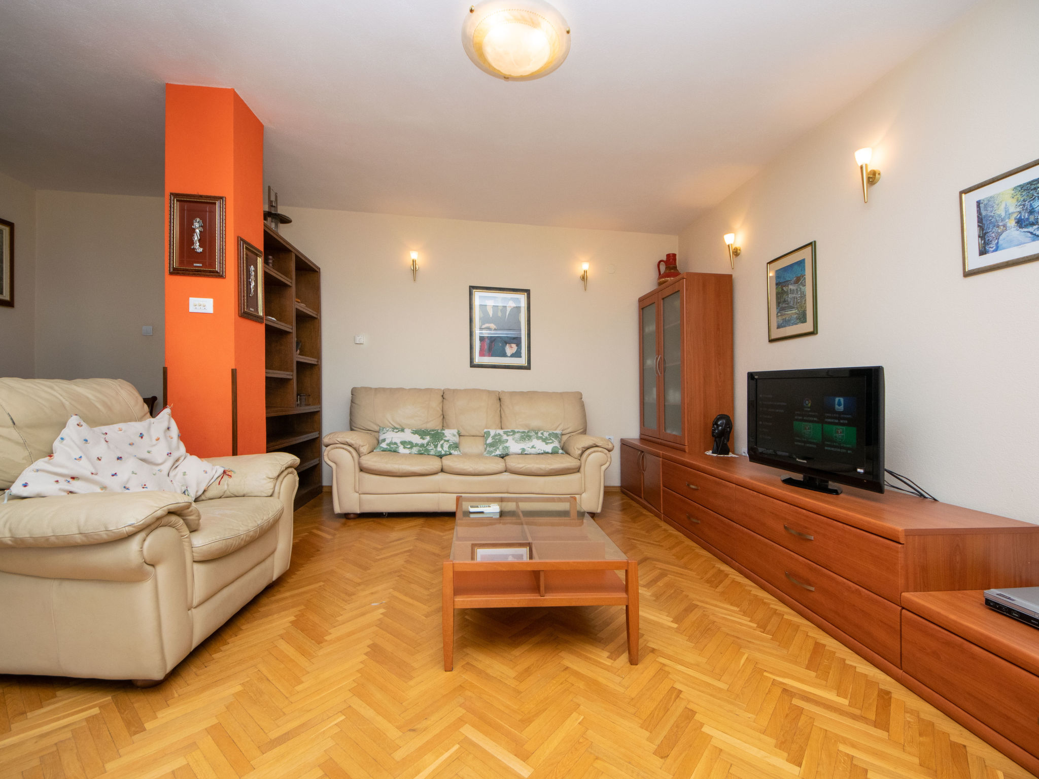 Foto 3 - Appartamento con 3 camere da letto a Makarska con terrazza e vista mare