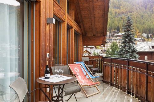 Photo 3 - 4 bedroom Apartment in Zermatt