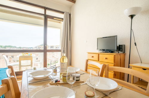 Foto 7 - Appartamento con 1 camera da letto a Le Grau-du-Roi con terrazza e vista mare