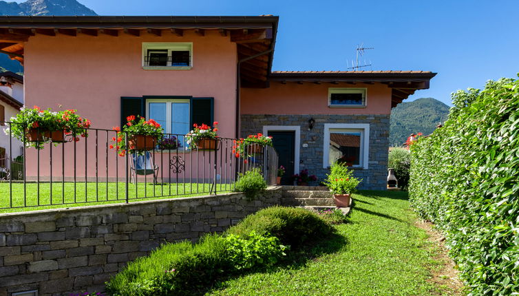 Foto 1 - Casa de 4 quartos em Colico com jardim e terraço