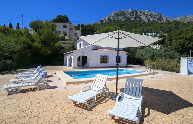Casa de 4 quartos em Calp com piscina privada e jardim - Foto 25