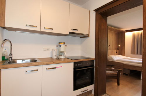 Foto 4 - Apartamento de 1 habitación en Fügen con jardín y sauna