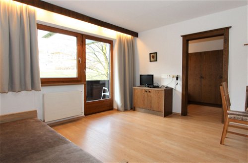 Foto 15 - Appartamento con 1 camera da letto a Fügen con giardino e vista sulle montagne