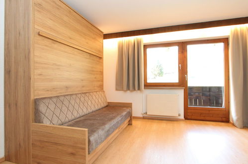 Foto 13 - Apartamento de 1 habitación en Fügen con jardín y sauna