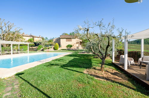 Foto 34 - Haus mit 4 Schlafzimmern in San Gimignano mit privater pool und garten