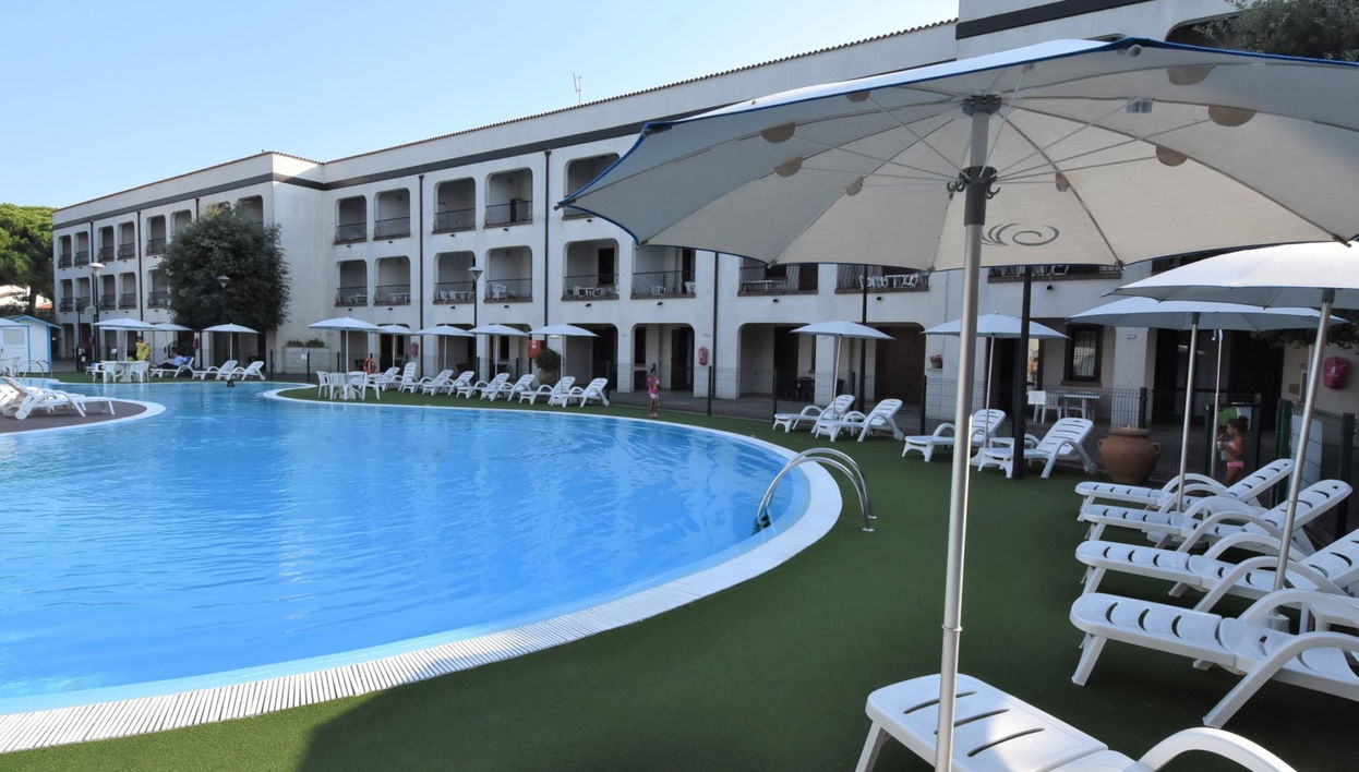 Apartment mit 4 Schlafzimmern in Comacchio mit schwimmbad und garten - Foto 1