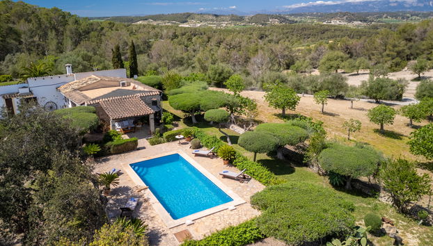 3 bedroom House in Sant Joan with private pool and garden - Photo 2