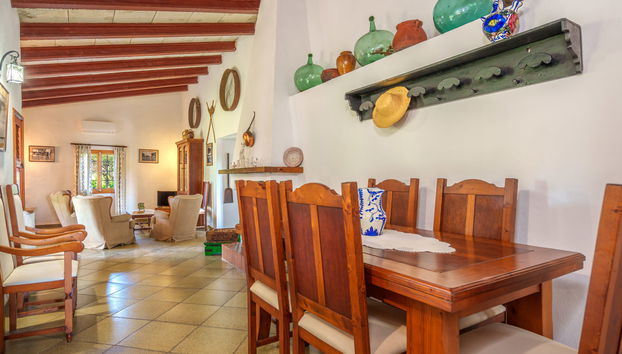 3 bedroom House in Sant Joan with private pool and garden - Photo 4