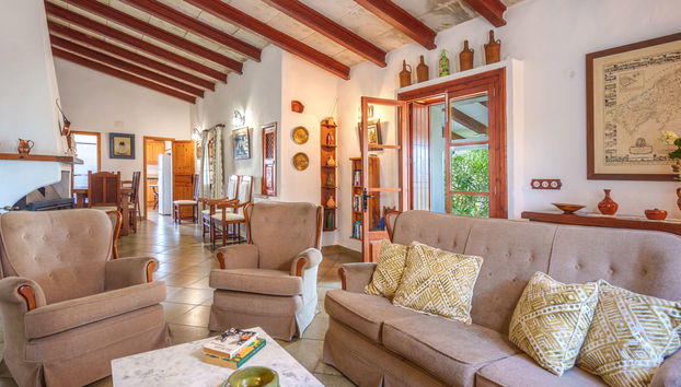 3 bedroom House in Sant Joan with private pool and garden - Photo 5