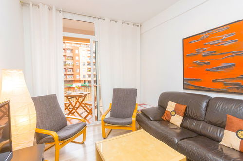 Photo 15 - 3 bedroom Apartment in Barcelona with terrace