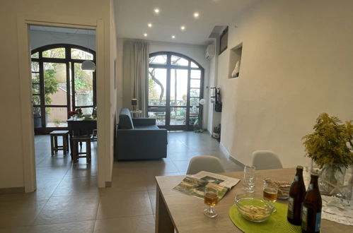 Foto 7 - Apartamento de 1 habitación en Finale Ligure con jardín y vistas al mar