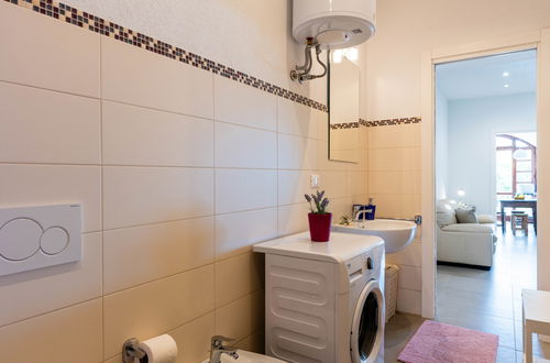 Foto 45 - Apartamento de 2 quartos em Finale Ligure com jardim e terraço