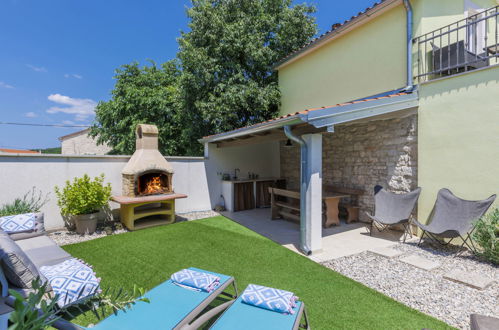 Photo 21 - Maison de 1 chambre à Kanfanar avec terrasse et bain à remous