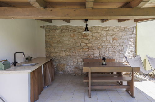 Photo 23 - Maison de 1 chambre à Kanfanar avec terrasse et bain à remous