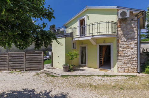 Photo 27 - Maison de 1 chambre à Kanfanar avec terrasse et bain à remous