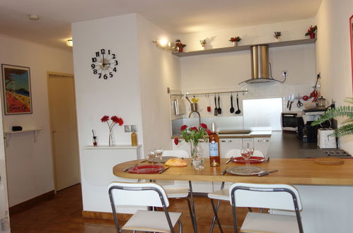 Photo 3 - 1 bedroom Apartment in Saint-Cyr-sur-Mer with garden and terrace