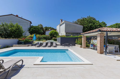 Foto 40 - Casa de 4 quartos em Medulin com piscina privada e jardim