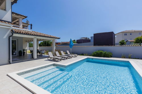 Foto 36 - Casa de 4 quartos em Medulin com piscina privada e jardim