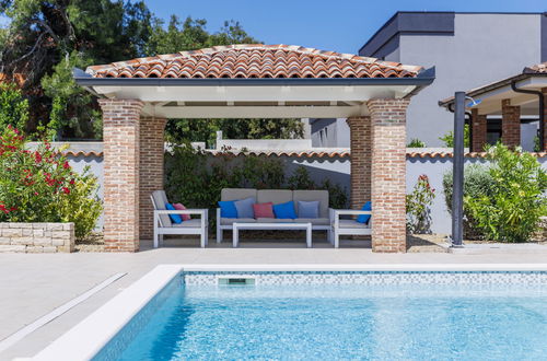 Foto 49 - Casa de 4 quartos em Medulin com piscina privada e jardim
