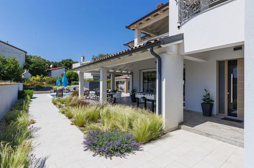 Foto 42 - Casa de 4 quartos em Medulin com piscina privada e jardim