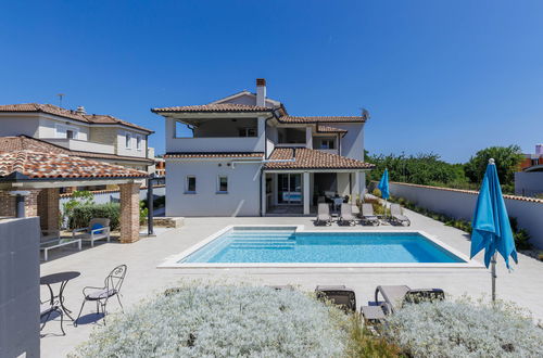 Foto 34 - Casa de 4 quartos em Medulin com piscina privada e jardim
