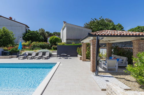 Foto 39 - Casa de 4 quartos em Medulin com piscina privada e jardim