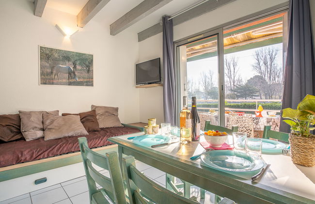 2 bedroom Apartment in Le Grau-du-Roi with swimming pool and terrace - Photo 3