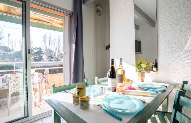 2 bedroom Apartment in Le Grau-du-Roi with swimming pool and terrace - Photo 8